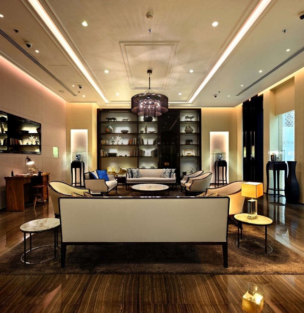 R Lounge