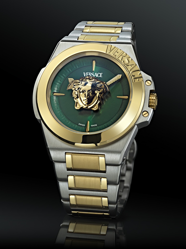 ساعات فيرساتشي